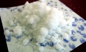 衣替えや芳香剤に。天然樟脳の香り、スースー。